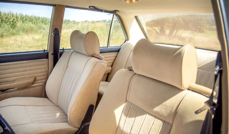 1975  Limuzína BMW 5 Series full