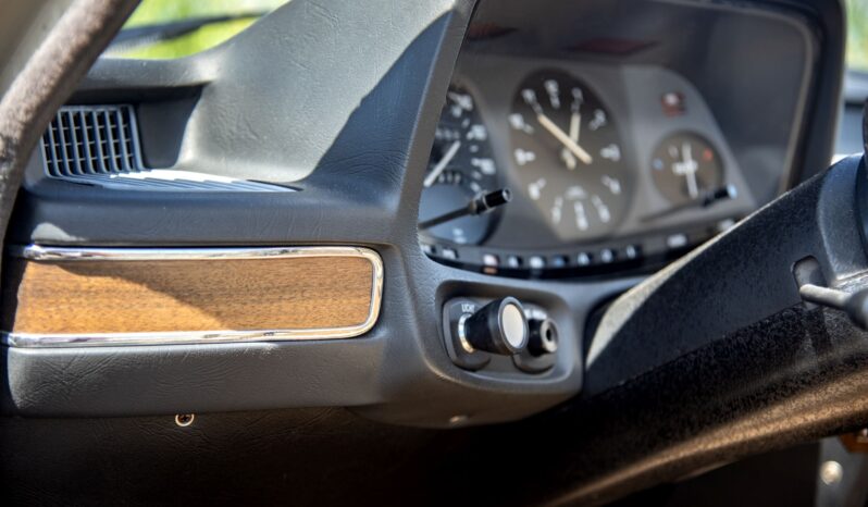 1975  Limuzína BMW 5 Series full