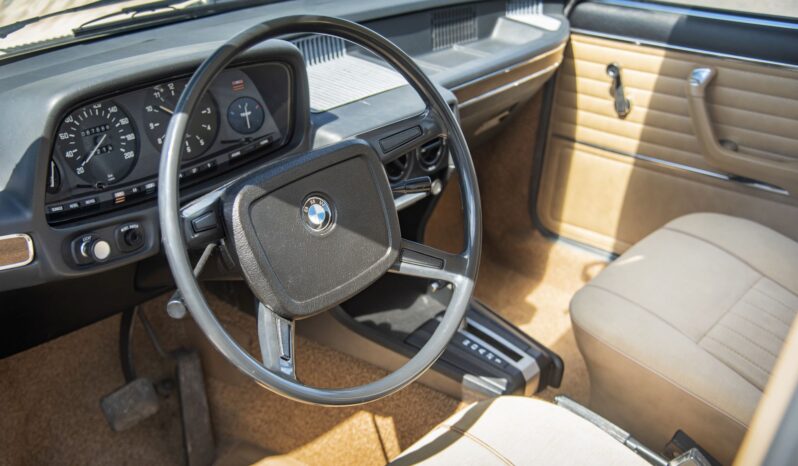 1975  Limuzína BMW 5 Series full