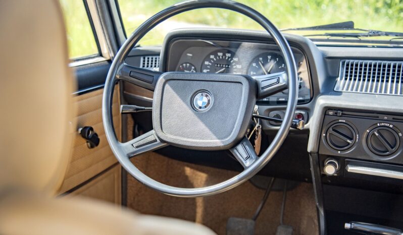 1975  Limuzína BMW 5 Series full