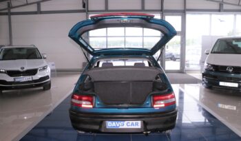 1991  Hatchback Mazda 323 full