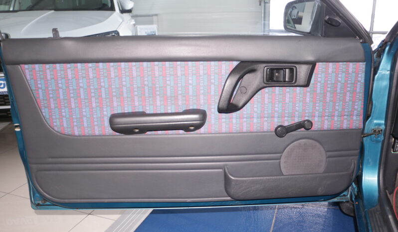 1991  Hatchback Mazda 323 full