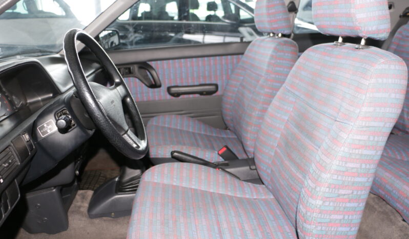 1991  Hatchback Mazda 323 full