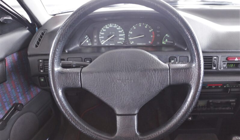 1991  Hatchback Mazda 323 full