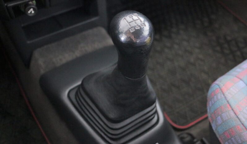 1991  Hatchback Mazda 323 full