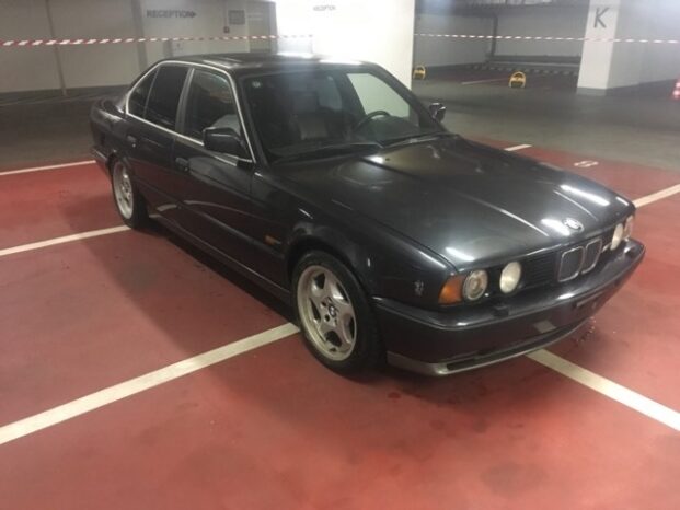 1991  Limuzína BMW M5 full
