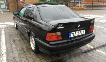 1995  Limuzína BMW 320i full