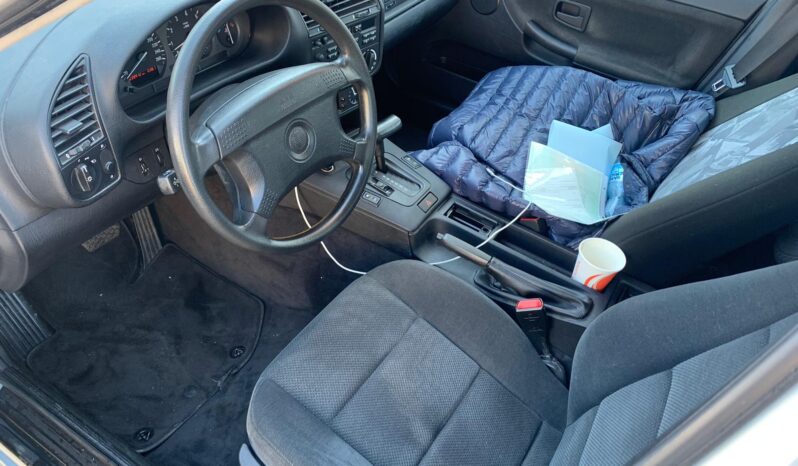 1995  Sedan BMW 320i full