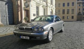 2003  Limuzína Jaguar XJ8