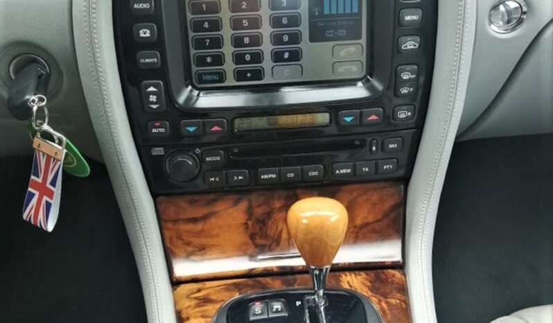 2003  Limuzína Jaguar XJ8 full